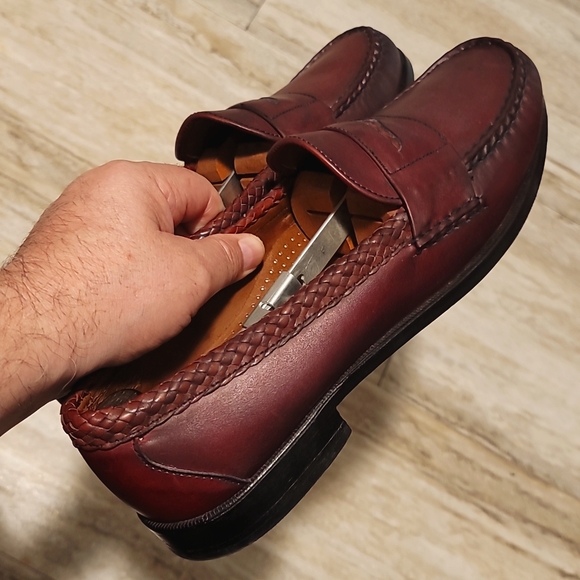 Allen Edmonds Rye, NY - Picture 4 of 9